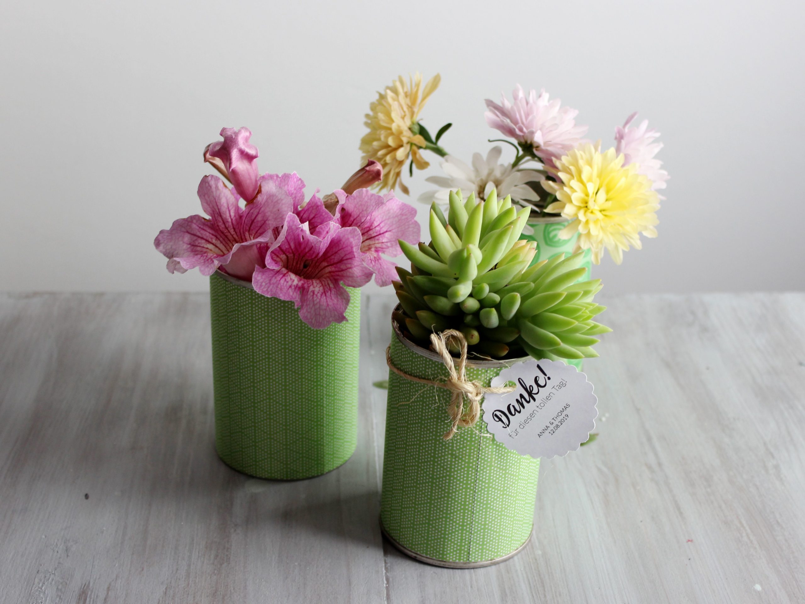 DIY Dekoidee – Dosenupcycling – Vasen aus Dosen